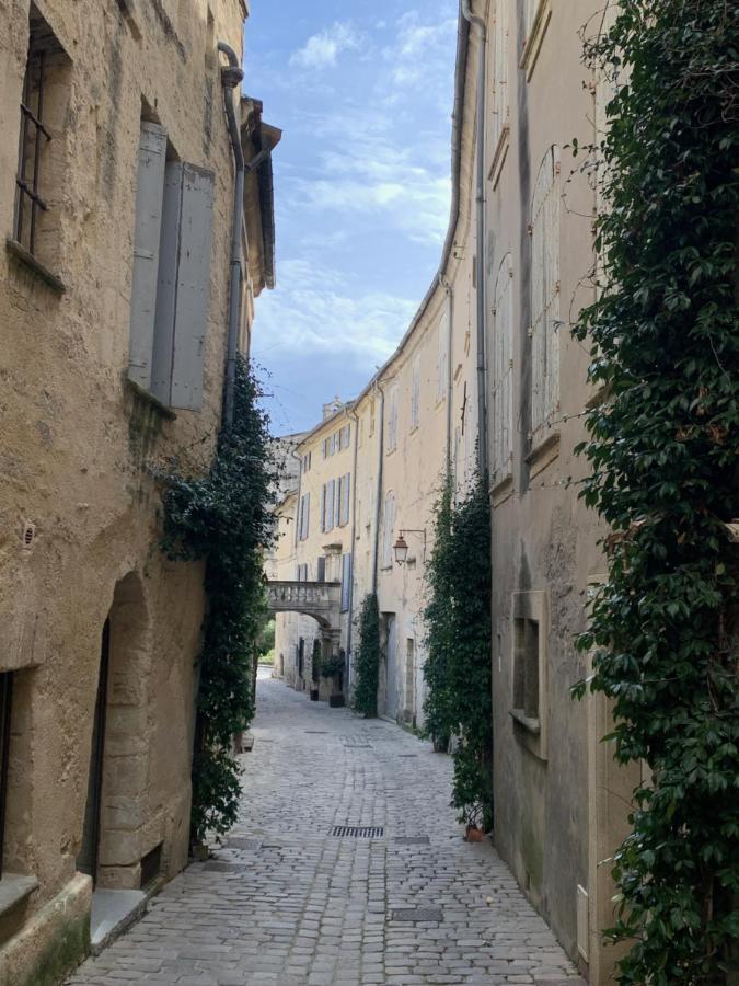 Appartement De Charme Dans Le Coeur Historique D'Uzès Exterior foto