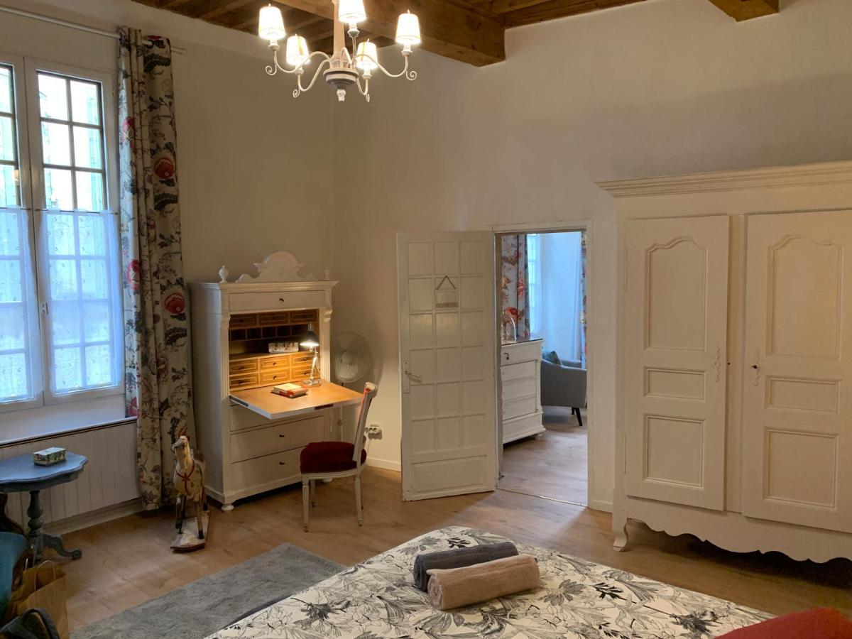 Appartement De Charme Dans Le Coeur Historique D'Uzès Exterior foto